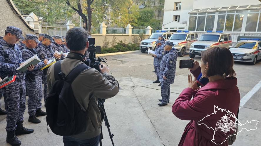 Журналистам телеканала «Вести. Севастополь» рассказали о служебных буднях сотрудников вневедомственной охраны Росгвардии